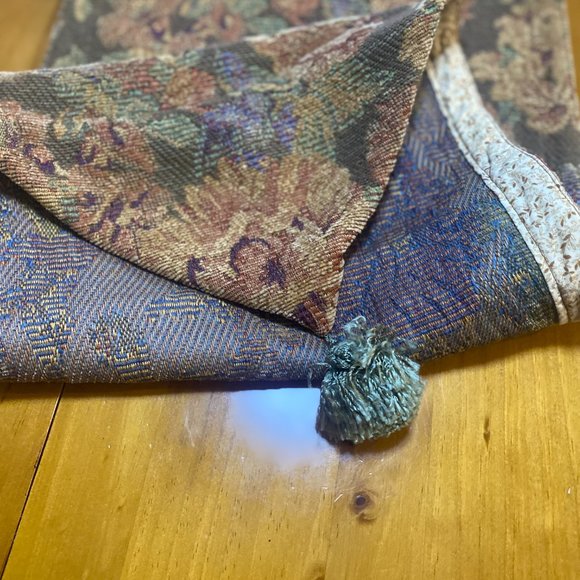 13 x 56. Tapestry floral runner. - Picture 2 of 4